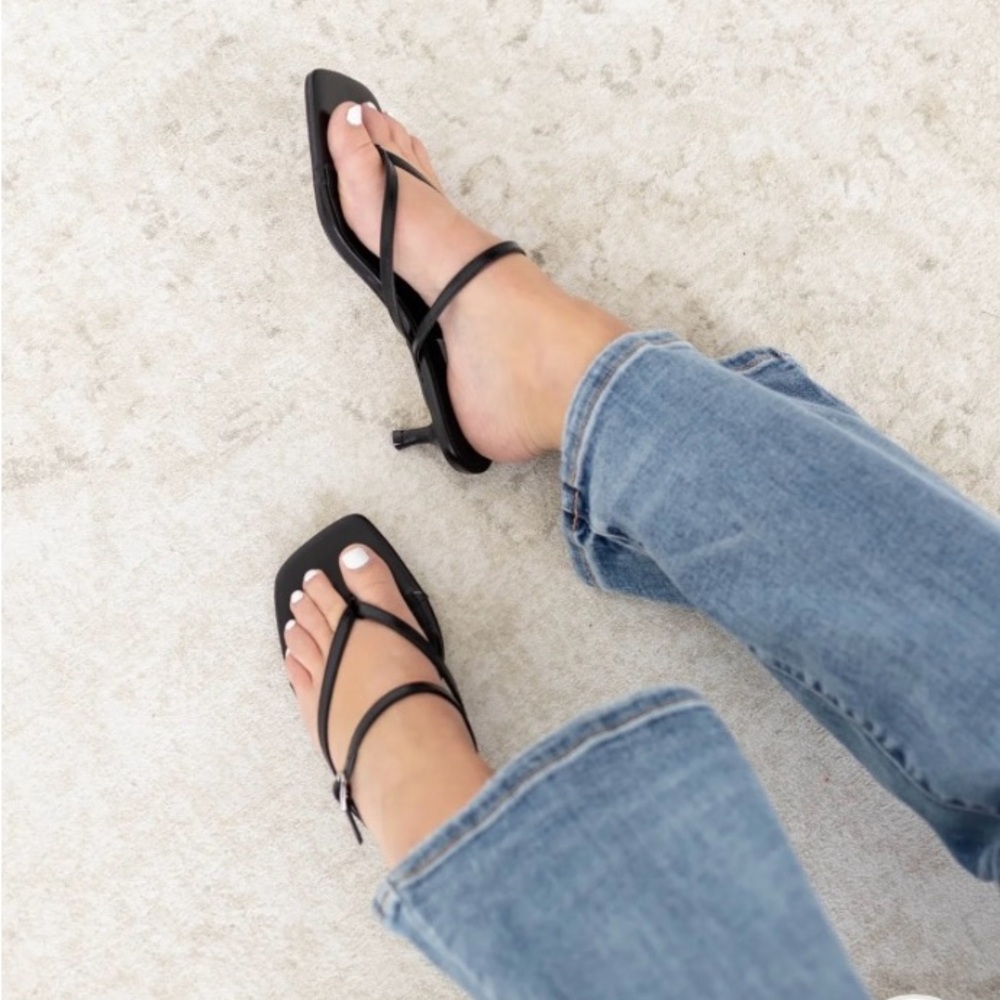 STEVE MADDEN JESS BLACK LEATHER HEELED SANDAL Size 7